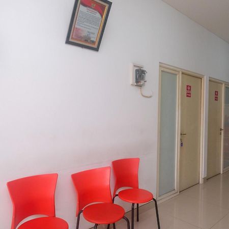 Hotel Reddoorz Syariah Near Simpang Lima Semarang Jomblang Esterno foto